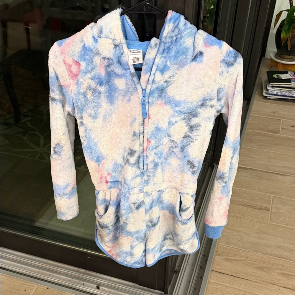 Art Class Blue and Pink Tie-Dye Girls shorts and top attached. Super soft.